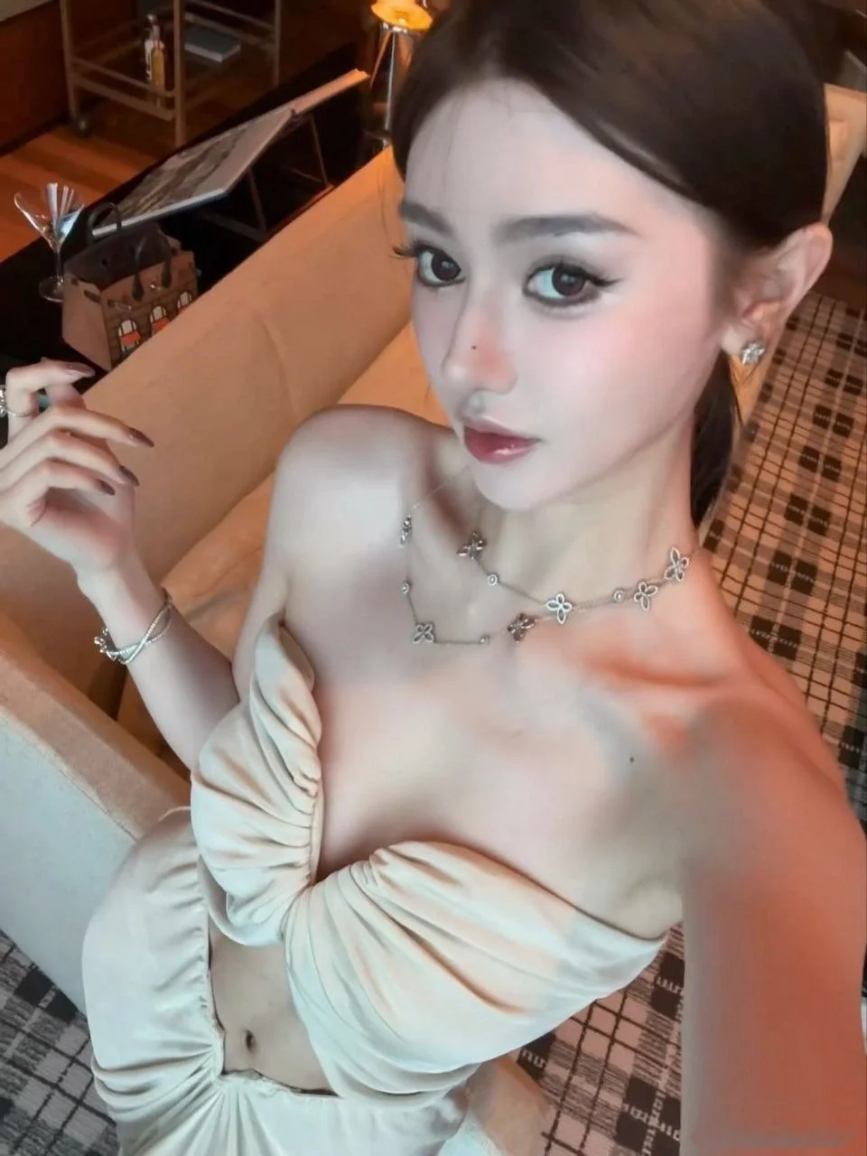 郑美玲 - 高端模特模卡